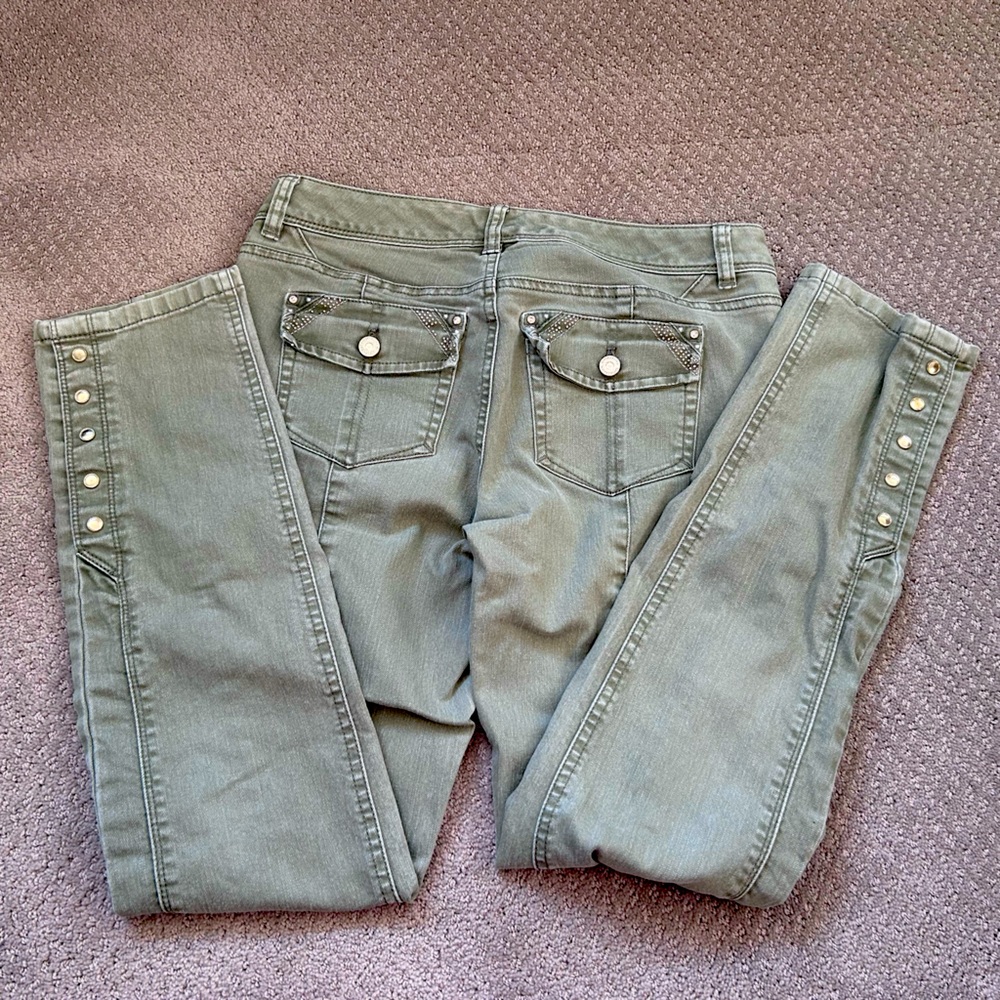 White House, Black Market Green Size :2R Ankle Jeans